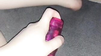 Teen wife uses toy to masturbate