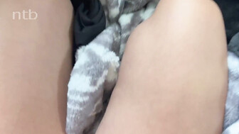 Big dick makes her tight pussy creamy