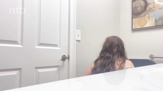 Freshly married cuckold white babe gets bbc creampie in bathroom