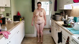 White PAWG Slave in her kitchen