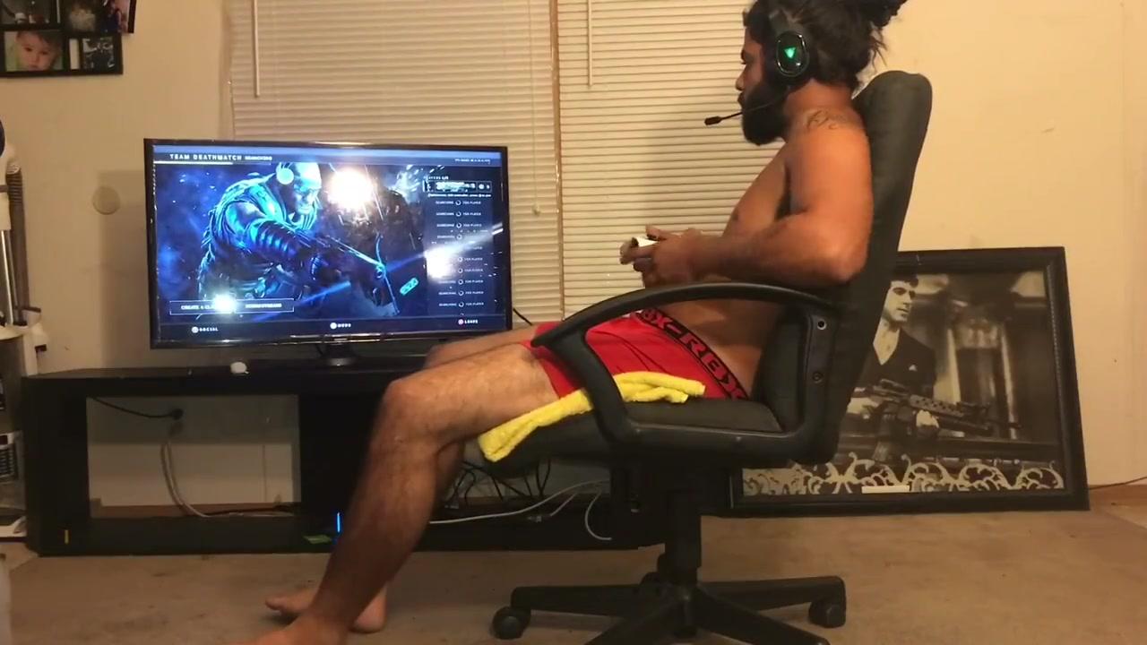 Make his cum while he play PS4