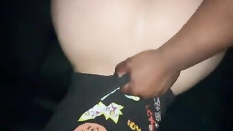 Big ass white gf gets her pussy stretched