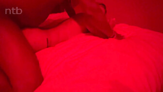 Hubby cleans wife's pussy after she took several creampies inside