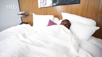 Booty white babe gets messy anal creampie after bareback bbc drilling