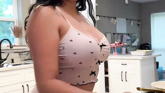 wife make brekfast for bf