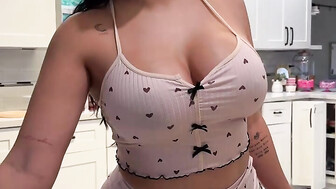 wife make brekfast for bf