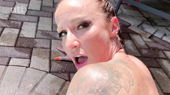 Busty tattooed MILF gets BBC in swimming pool