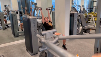 White babe met a black guy at the gym