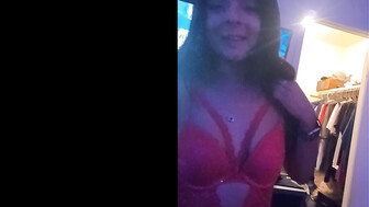 this Middle Eastern chick has some thick hips