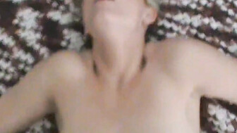 Milf sex tape cumming on a hard cock