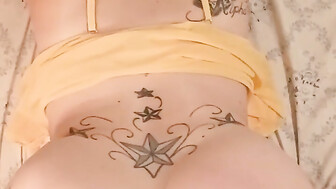 Hot housewife with big ass recevies deep BBC backshots