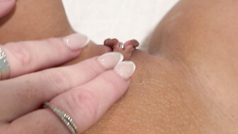 Baddie getting that pussy ready for daddy!