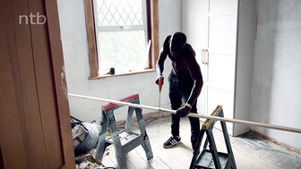 Fiery redhead almost delivered while having huge bbc inside her pussy