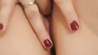 Amateur young wife records masturbation video for an online friend