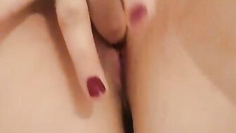 Amateur young wife records masturbation video for an online friend