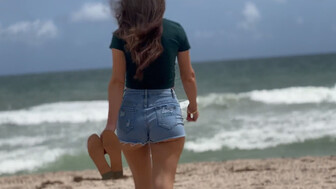 Amazing white hottie having some fun with hige BBC lover