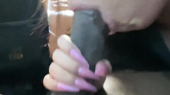 Luvs sucking Big black cock