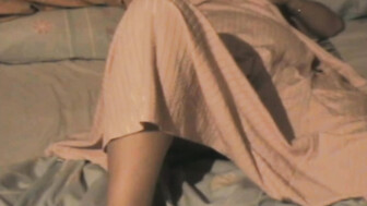 madura de grandes tetas y gran coño en la cama espera 2
