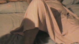 madura de grandes tetas y gran coño en la cama espera 2