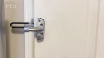 Blond cuckold white mom cums hard on that enormous black dong