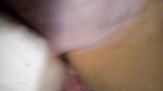 grabo mientras letocan el coño a mi esposa