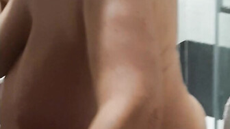 estaes mi esposa rreal lagrabo en la ducha la kieres ver