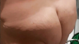 estaes mi esposa rreal lagrabo en la ducha la kieres ver