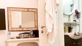 Turkish slutgirl in Shower