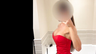 Classy white lady squirts like some hooker from the streets