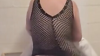 Hot MILF with big ass gets fucked on and creampied as she rides on BBC