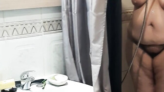 mi esposa seducha y perfuma para su toro