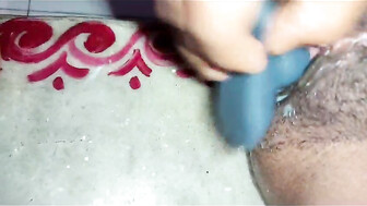 Indian bengali girl masterbetion with dildo (Rahul&Rimi)