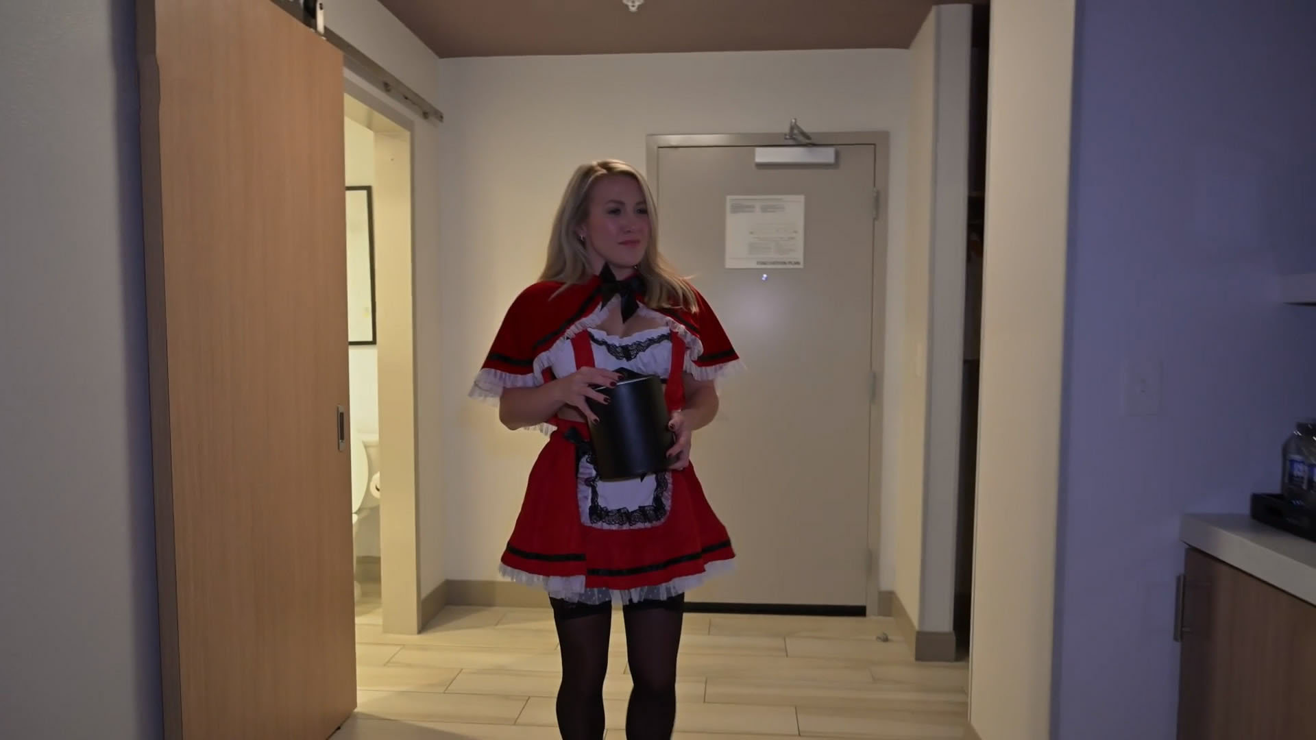 Cutie in red and black bull in wolf mask had a good time