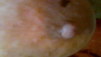 aeya lagusta rresibir leche en la boca