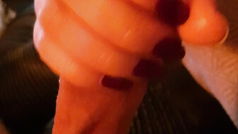 balomiribianca gives a romantic intimate handjob to a small dick