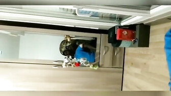 Masked white girl cums to strong BBC strokes