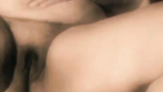 Abres sus piernas y deja ver su copo