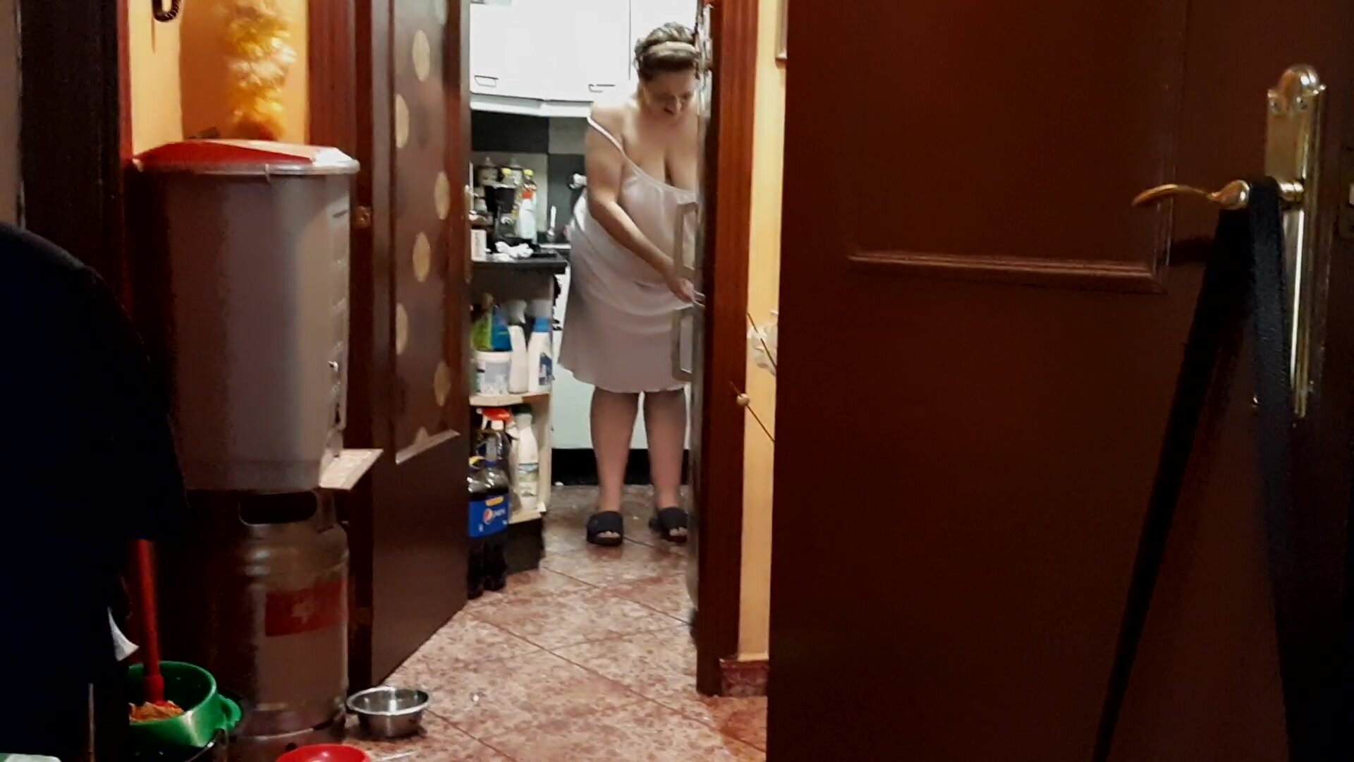 eva mi esposa en la cosina