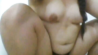 Puta latina infiel masturbandose