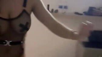 Arab Hotwife dances