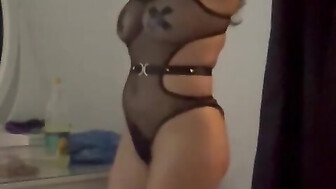 Hotwife dance