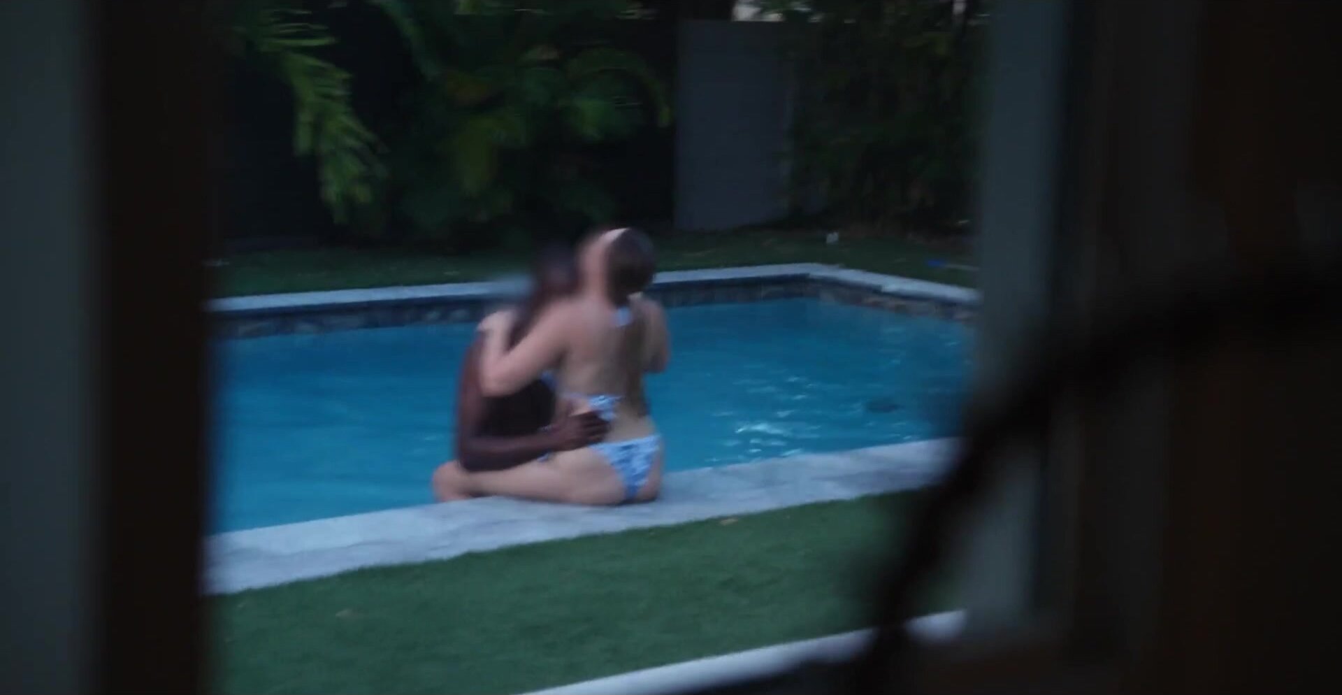 hotwife out by the pool