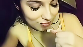 Sexy College Babe Sucking BBC