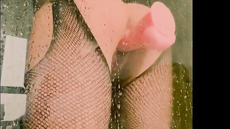 Perfect ass made him cum in two minutes
