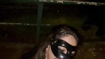 Dando pro novinho na rua