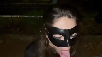 Dando pro novinho na rua