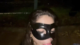 Dando pro novinho na rua
