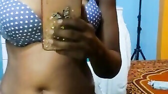 Bengali girl Rini das sexy figure out mirror selfie video