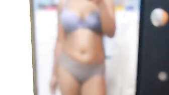 Bengali girl Rini das sexy figure out mirror selfie video