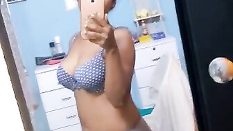 Bengali girl Rini das sexy figure out mirror selfie video